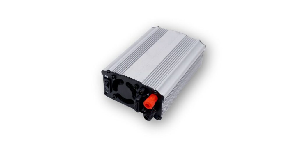 Difference between inverters and transformers